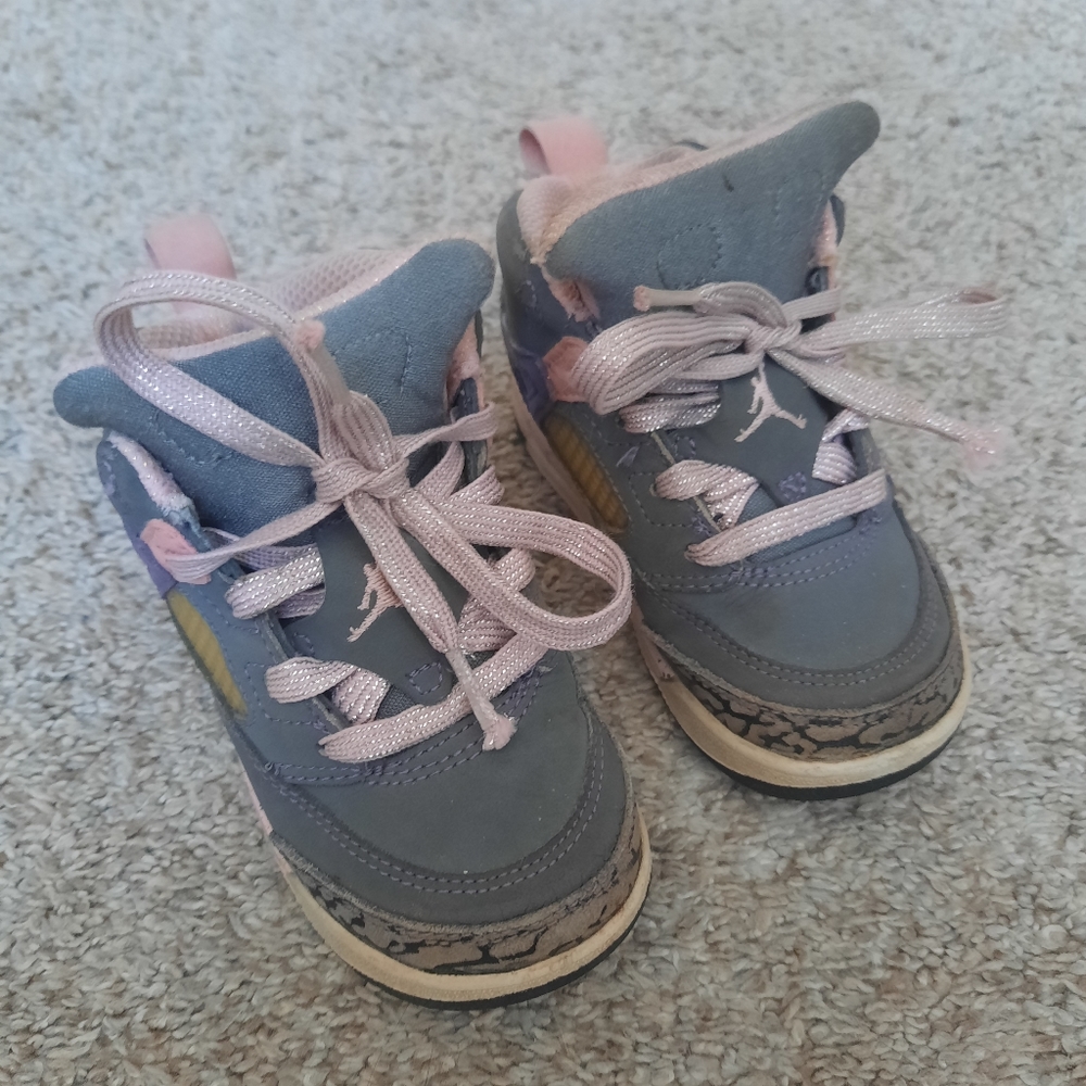 Jordan Nike toddler sneakers size 7c